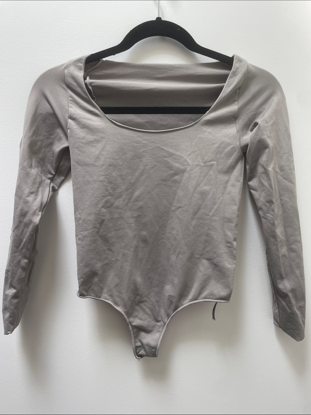 SKIMS Essential Crew Neck Long Sleeve Bodysuit in Smoke S/M
